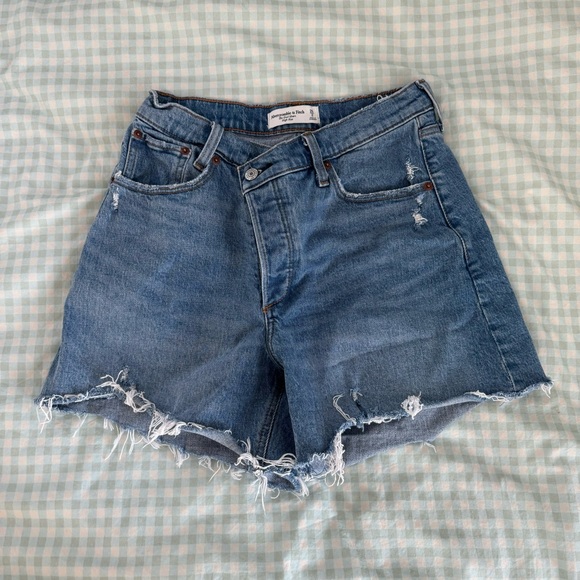 Abercrombie Hi Rise Dad Short - Picture 1 of 3